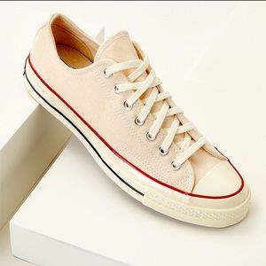 Converse Chuck 70 low top (white/cream) Men’s 7 Women’s 9